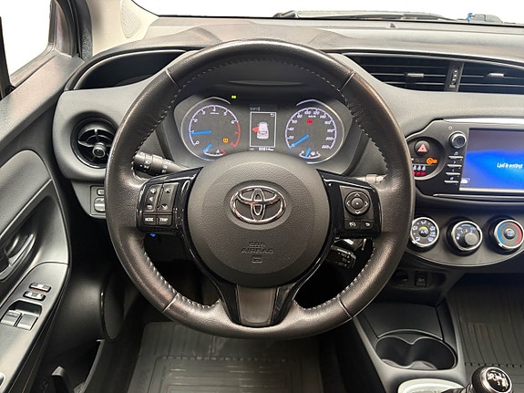 Toyota Yaris 11 of 18