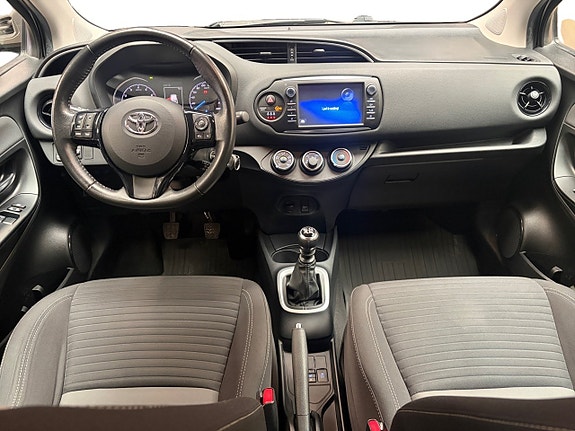 Toyota Yaris 10 of 18