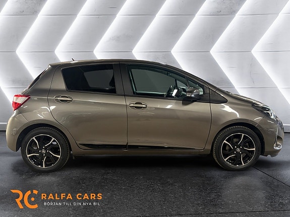 Toyota Yaris 6 of 18