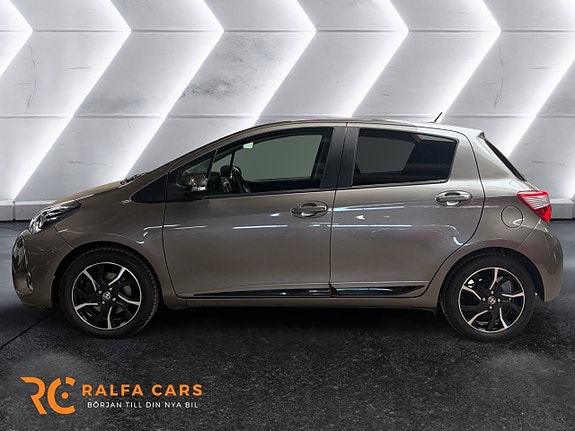 Toyota Yaris 3 of 18