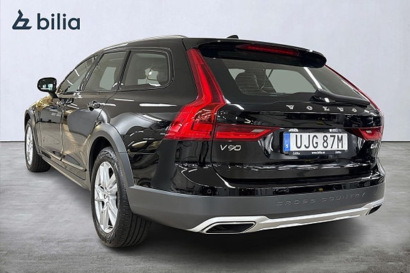 Volvo V90 Cross Country 2 of 22