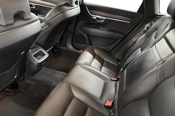 Volvo V90 Cross Country 13 of 22