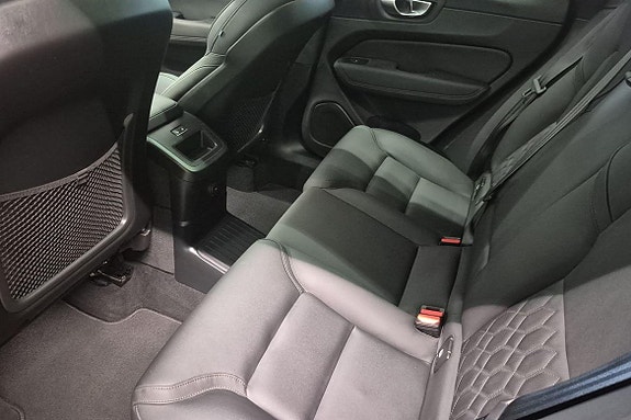 Volvo XC60 18 of 23