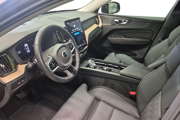 Volvo XC60 12 of 23