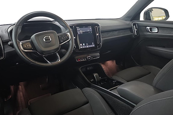 Volvo XC40 10 of 22