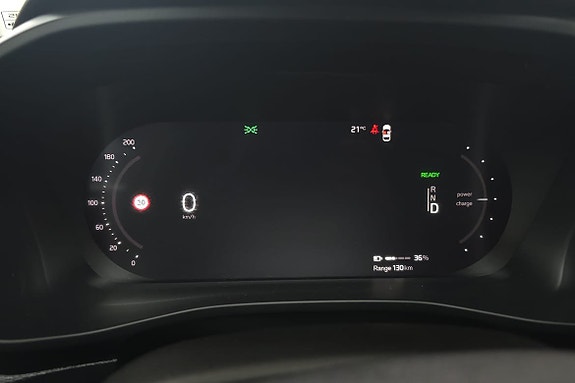 Volvo XC40 16 of 22