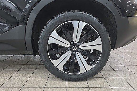 Volvo XC40 17 of 22