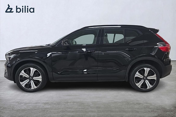 Volvo XC40 3 of 22