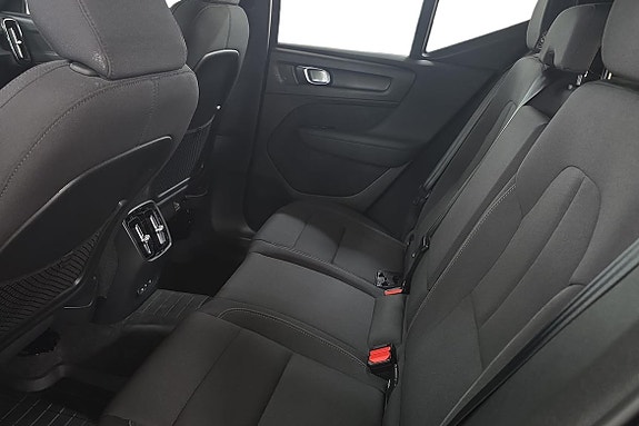 Volvo XC40 13 of 22