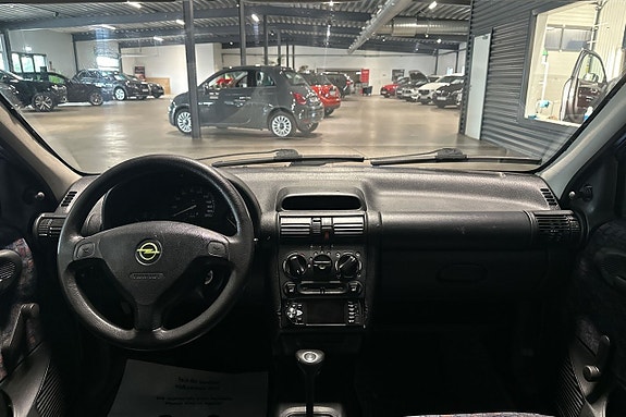 Opel Corsa 8 of 15
