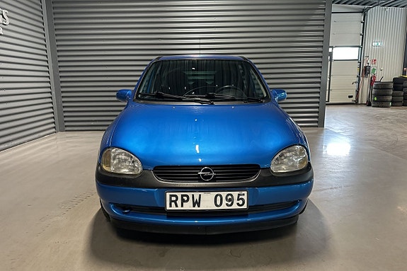 Opel Corsa 2 of 15