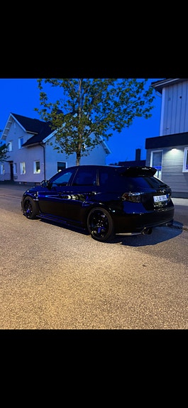 Subaru Impreza 3 of 10