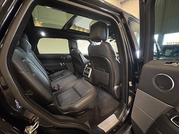 Land Rover Range Rover Sport 12 of 27