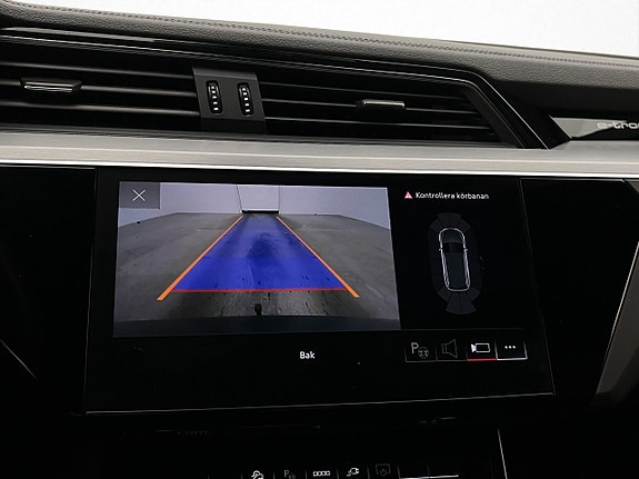Audi Q8 e-tron 22 of 30