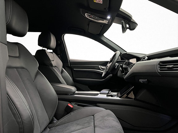 Audi Q8 e-tron 15 of 30