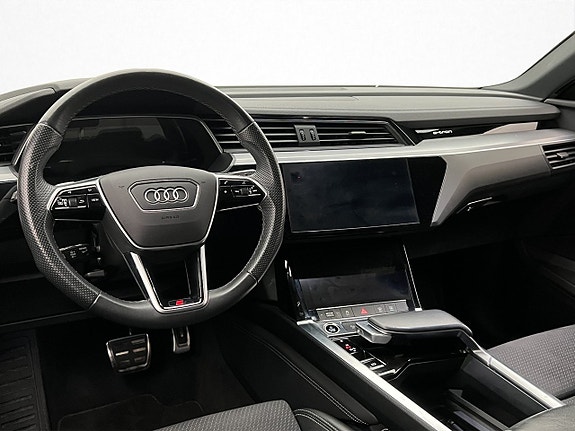 Audi Q8 e-tron 14 of 30