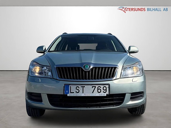 Skoda Octavia 2 of 11