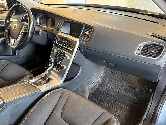 Volvo V60 Cross Country 23 of 30