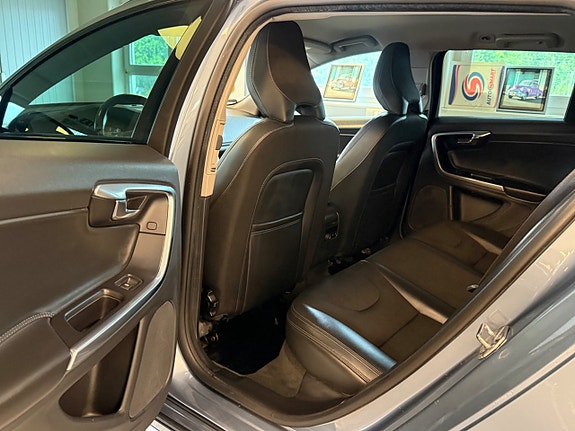 Volvo V60 Cross Country 19 of 30