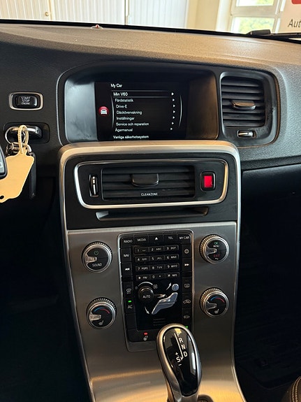 Volvo V60 Cross Country 29 of 30