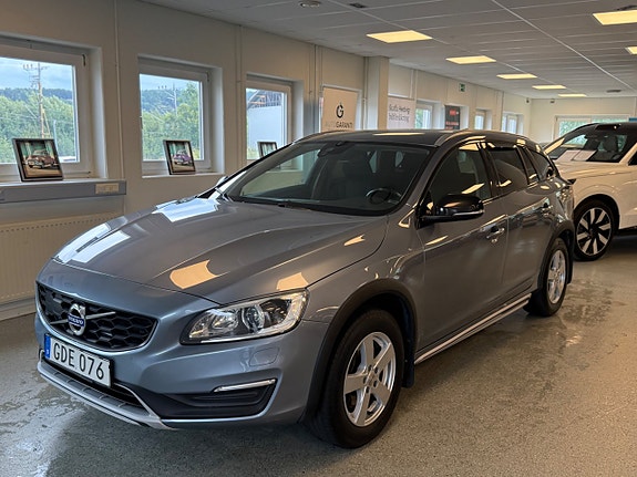 Volvo V60 Cross Country 5 of 30