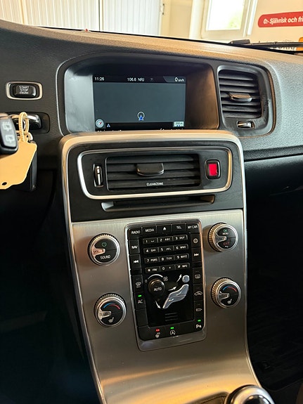 Volvo V60 Cross Country 27 of 30