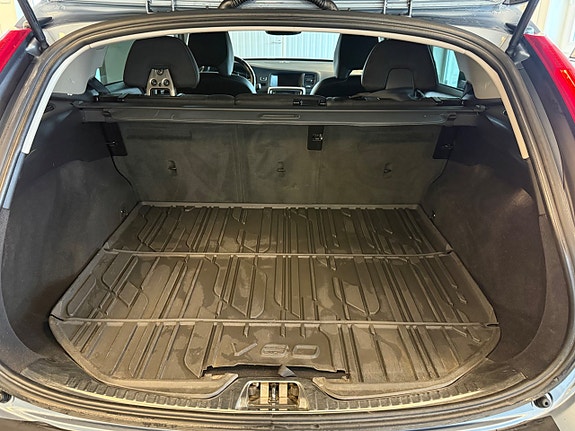 Volvo V60 Cross Country 21 of 30