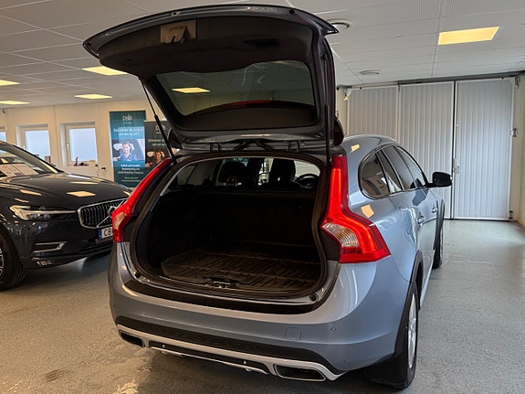Volvo V60 Cross Country 20 of 30