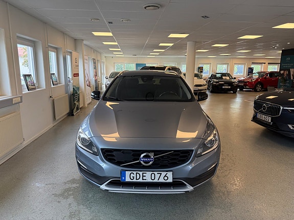 Volvo V60 Cross Country 4 of 30