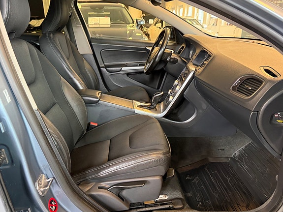 Volvo V60 Cross Country 24 of 30