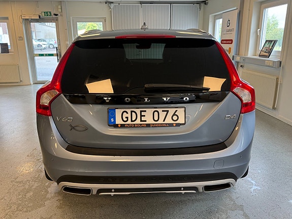 Volvo V60 Cross Country 9 of 30