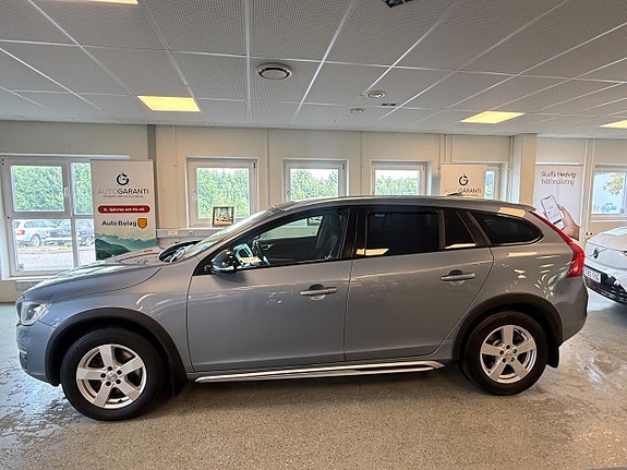 Volvo V60 Cross Country 6 of 30
