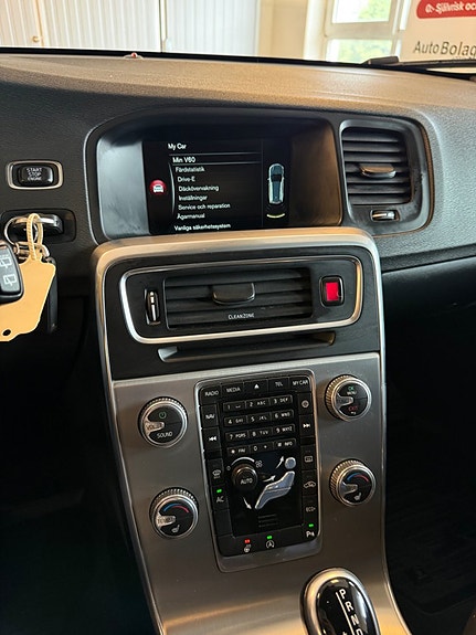 Volvo V60 Cross Country 30 of 30