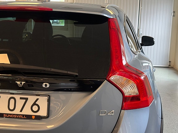 Volvo V60 Cross Country 14 of 30