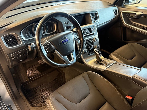 Volvo V60 Cross Country 17 of 30