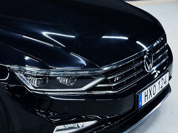 Volkswagen Passat 11 of 17