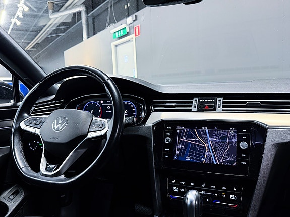 Volkswagen Passat 15 of 17