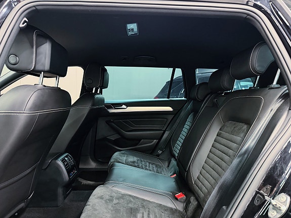 Volkswagen Passat 12 of 17