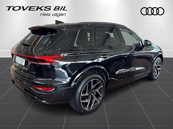 Audi Q6 e-tron 4 of 12
