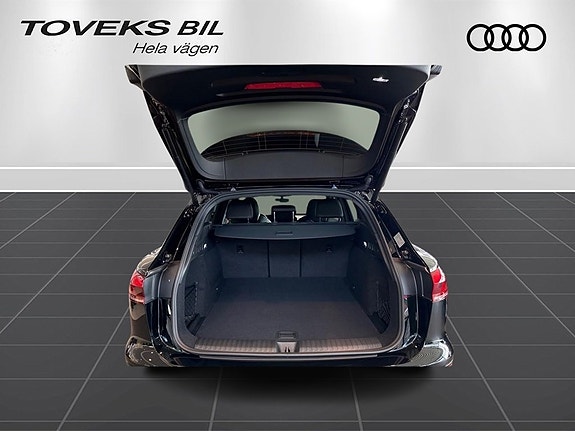 Audi Q6 e-tron 7 of 12