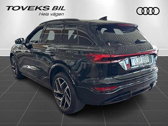 Audi Q6 e-tron 6 of 12