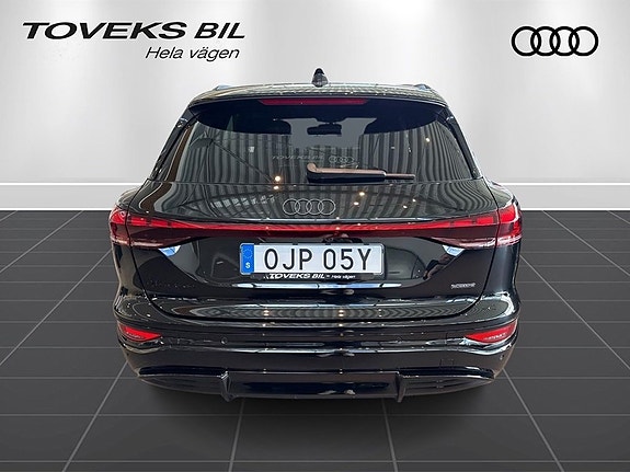 Audi Q6 e-tron 5 of 12