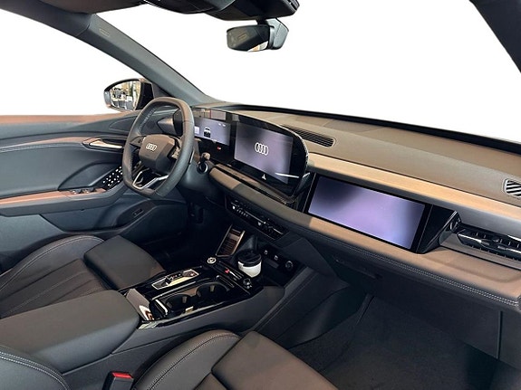 Audi Q6 e-tron 12 of 12