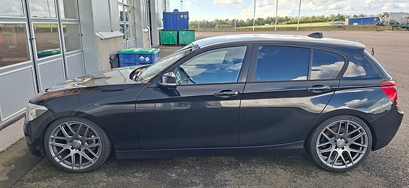 BMW 120d 4 of 6