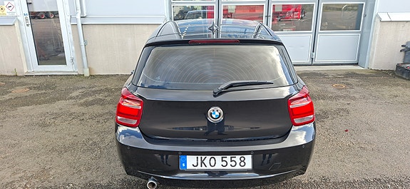 BMW 120d 5 of 6