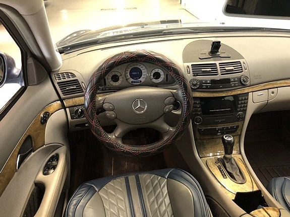 Mercedes-Benz E200 8 of 9