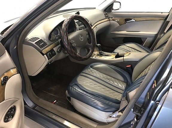 Mercedes-Benz E200 6 of 9