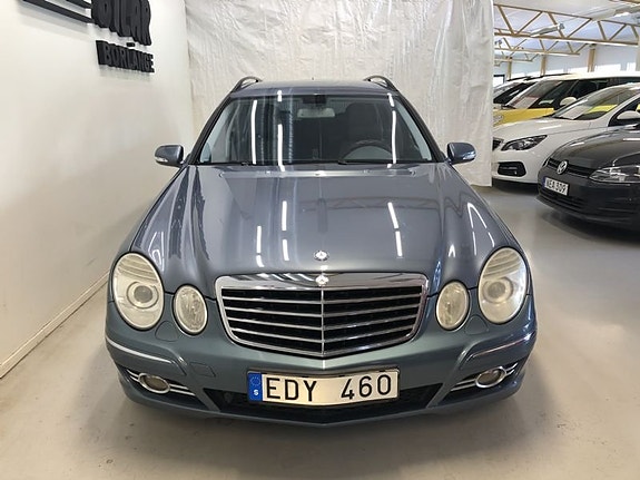 Mercedes-Benz E200 2 of 9
