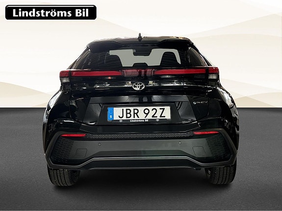 Toyota C-HR 8 of 18