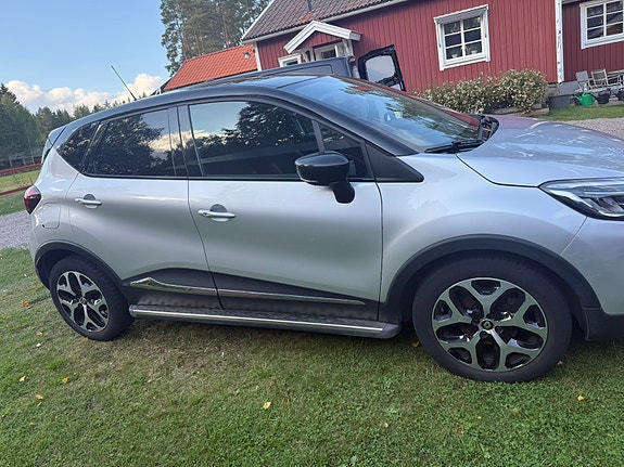 Renault Captur 2 of 10